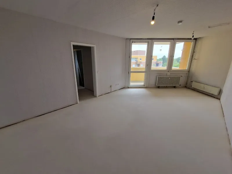 Ab 01.09. frei - Eure fantastische 2-Zimmer-Wohnung mit Balkon in Siemensstadt! — photo 1